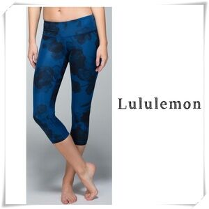 Lululemon Wunder Under Crop II Pants in Jumbo Inky Floral Black Inkwell Size 4